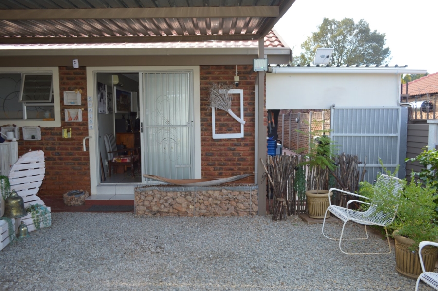 6 Bedroom Property for Sale in Doringkruin North West